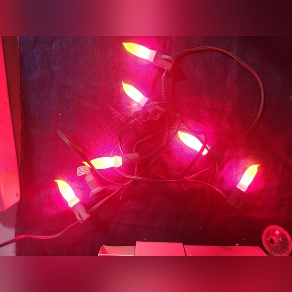 6 working Flame Christmas Bulbs - Picture 2 of 2